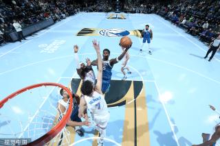 当他脚踝受 当他脚踝受