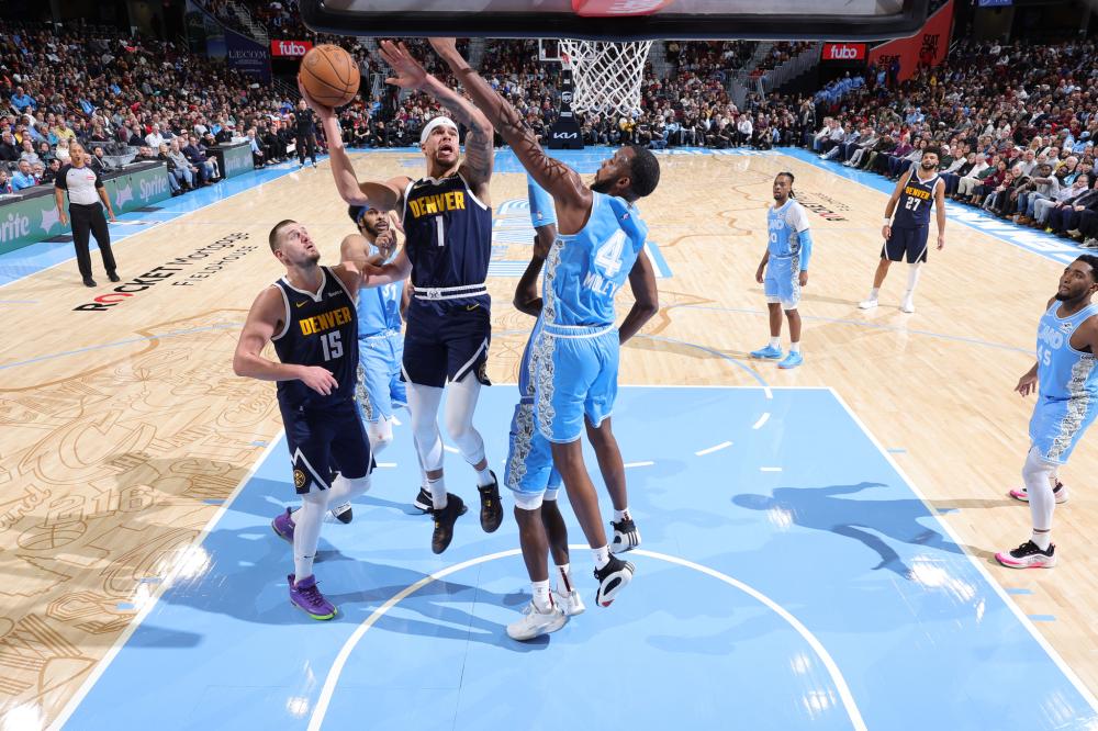 与媒体的广 与媒体的广