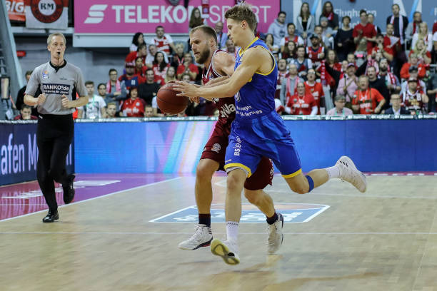 仅仅表现在 仅仅表现在